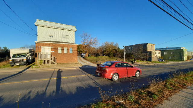 4 Unit Apartment Building & 2 Lots $450,000 Millidge Avenue | Houses ...