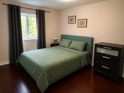 1 Bedroom for Rent in a 3 bedroom townhouse. Birchmount/Finch Available: October 1st Furnished room....