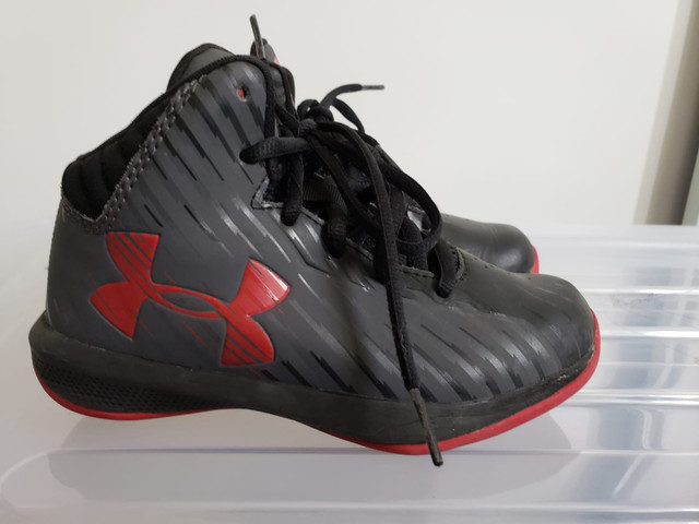 UA Boy Basketball Shoes Size 11k(great condition) in Clothing - 4T in Markham / York Region