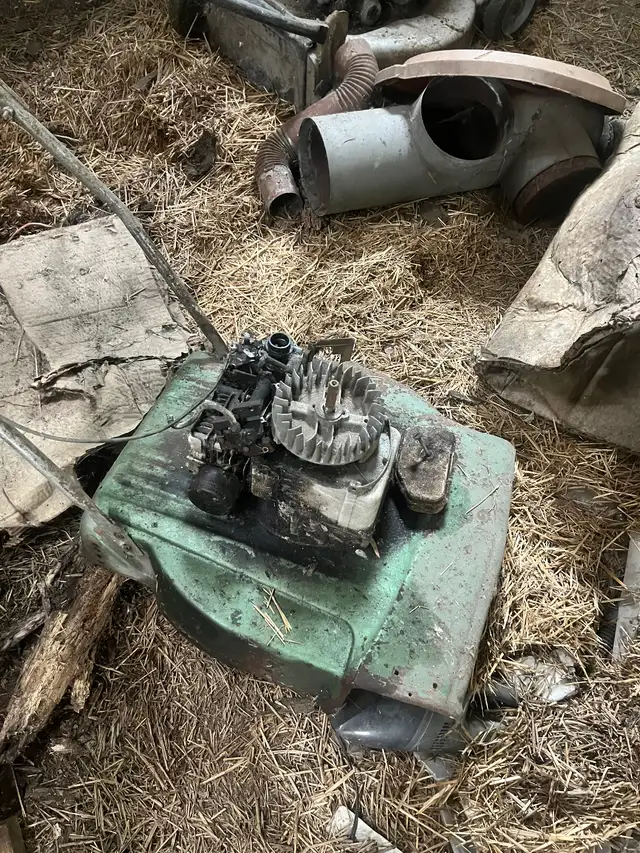 Techumseh 7HP Snowblower Engine and Parts in Snowblowers in Regina - Image 4