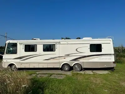 Motorhome with all amenities and updaing all details and notes and pics shortly