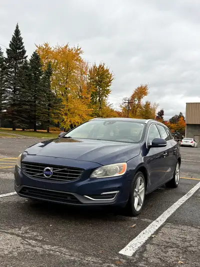 Volvo V60 T5 2.5L AWD – Premier+ (Très équipée) Un des derniers 5 cylindres turbo emblématiques de V...