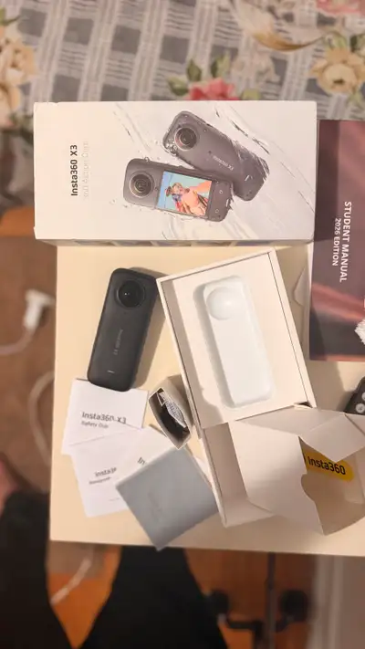 Insta360 X3 360 Camera + Triple Suction Cup Car Mount Bundle, View more
