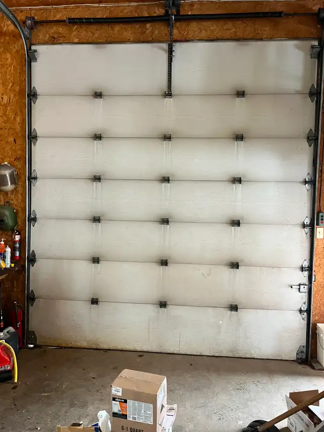 Garage doors in Garage Sales in Ottawa - Image 3