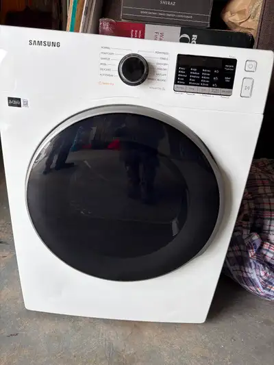 Brand new Samsung Dryer 24” 4.0cuft model # DV25B6800EW, View more