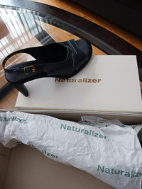 Ladies formal dress sandals NATURALIZER size 8