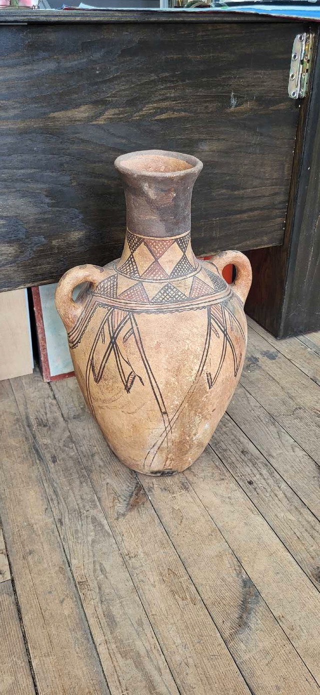 Primitive Vase - Pottery dans Décoration intérieure et accessoires  à Trenton - Image 2
