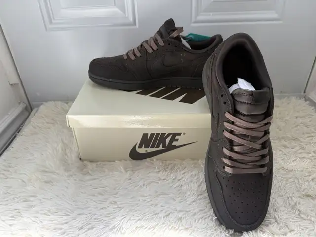 Jordan 1 Retro Low SP Travis Scott Velvet Brown in Men's Shoes in City of Toronto - Image 7