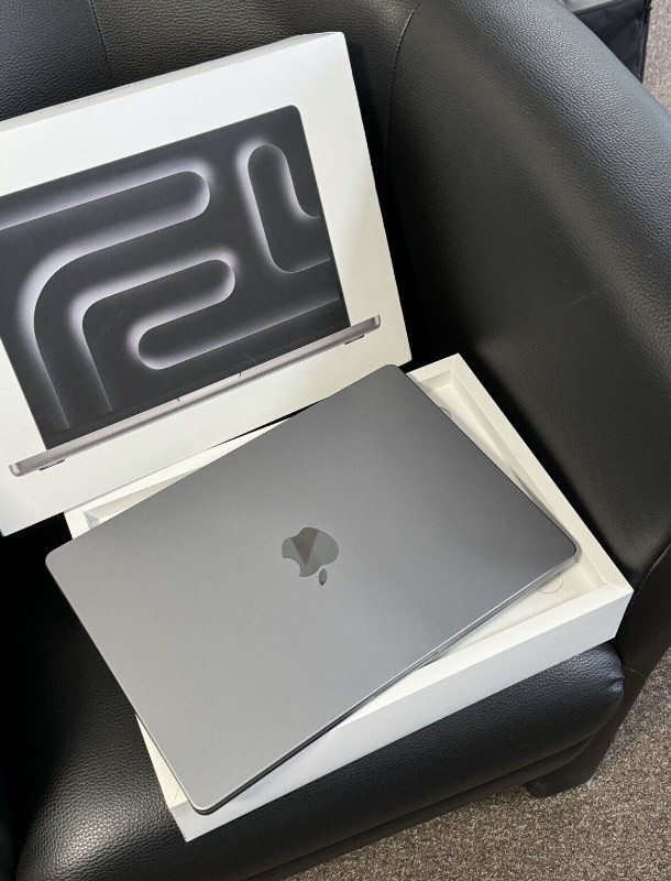 Apple MacBook Pro 14" (1TB SSD, M3, 8GB) Laptop - Silver dans Portables  à Laval/Rive Nord - Image 4