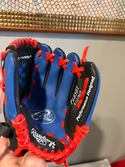 Rawlings - kids baseball glove - $15