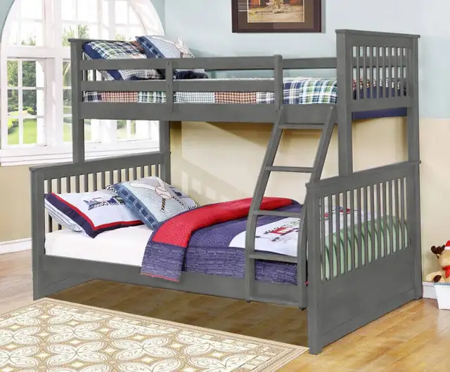 CLEARANCE SALE  
New bunk beds62863281746946121