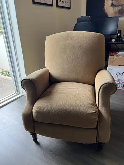 Push-Back Recliner It was handed down to me about 2 years ago, works perfect and is comfortable.If y...