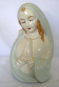 PRAYING MADONNA VINTAGE  HEAD VASE/PLANTER MADONNE QUI PRIE