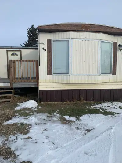 Looking for older 2-3 bedroom mobile homes to be moved