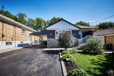 2 Beds 1 Bath - Basement Apartment- Brimily &Lawrence 2 Bdrm Absolutely Stunning , Renovated High se...