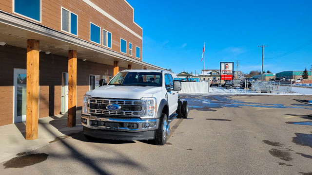 2024 Ford f550 XLTs white in Cars & Trucks in Calgary - Image 2