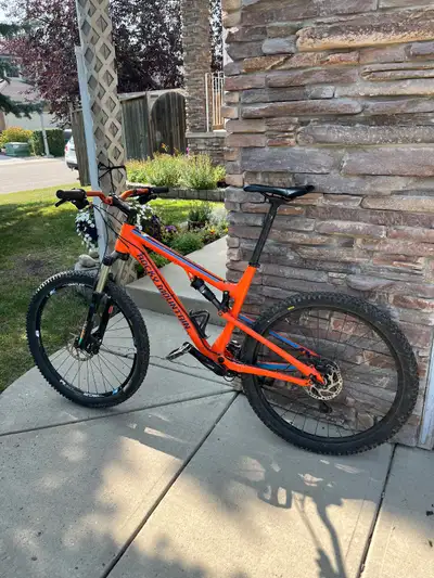 2015 Rocky Mountain Thunderbolt 730 Size Large X-Fusion Velvet front fork - 120mm travel Fox Float s...