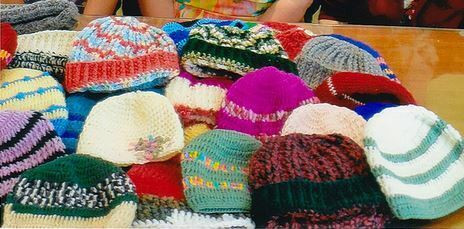 Knitting Yarn to Knit or Crochet Hats, Toques, Mitts for kids in Hobbies & Crafts in Vernon - Image 2