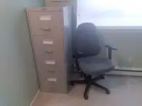 Office chair & filing cabinet 