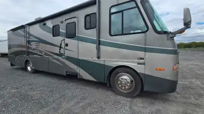 Motorisé Georgie Boy Cruise Master 3755-TS-LE (2005) Immatriculé en Floride – Présentement au Québec...