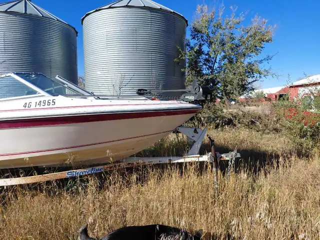 Boat For Sale in Powerboats & Motorboats in Regina - Image 3