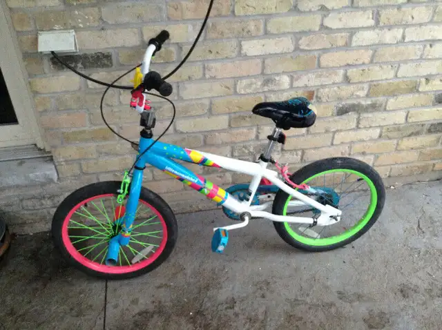 Girl's 16" "Mismatched" bmx bicycle in great condition for sale in Kids in London - Image 2