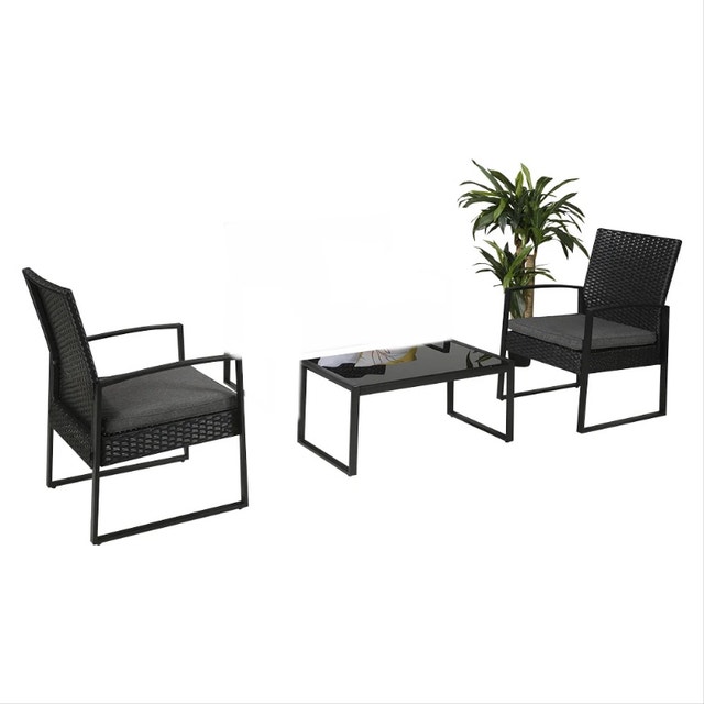 Ensemble patio Canac, 2 chaises en rotin noir et 1 table Mobilier