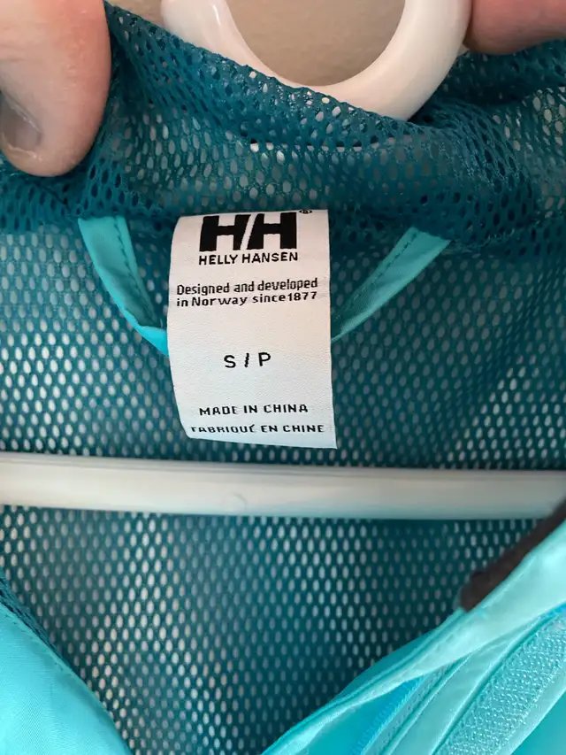 Girls Helly Hansen Rain Jacket in Kids & Youth in Dartmouth - Image 4