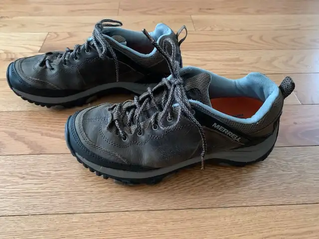 Merrell Ladies Hiking/Walking Shoes ( Sz 8.5 ) in Women's - Shoes in City of Halifax - Image 3