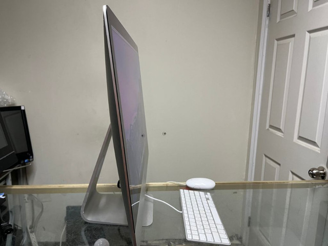 8 gig Ram Slim Apple iMac 21.5" Core i5 Camera 1000gb Storage in Desktop Computers in Mississauga / Peel Region