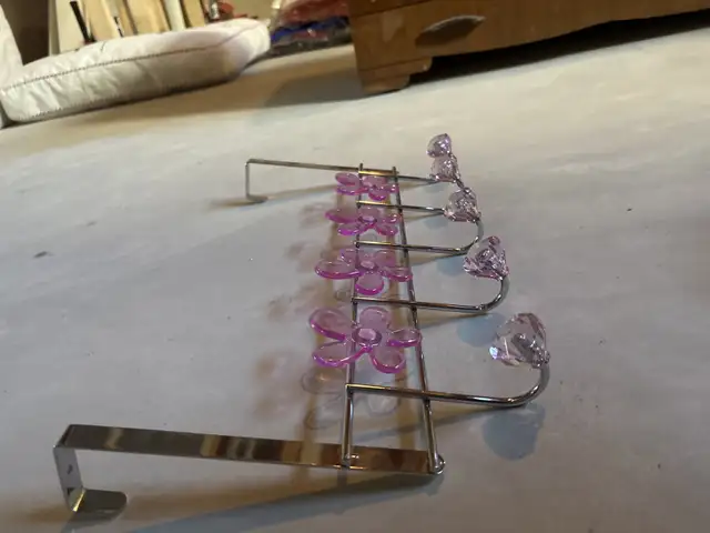pink flower over the door hooks in Home Décor & Accents in Calgary - Image 3