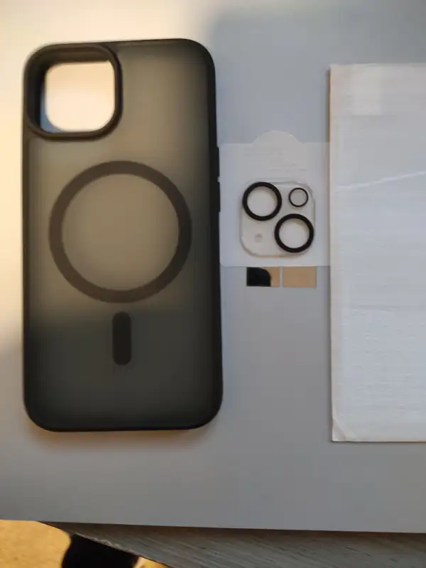 Fntcase for iPhone 13, comes with screen protector and camera pr in Cell Phone Accessories in St. Catharines - Image 3