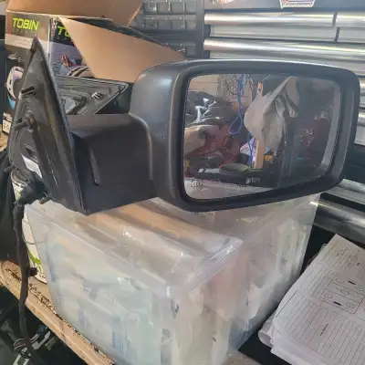 Ram classic automatic folding mirror off a 2022 ram. Great condition. Also have driver side mirror f...