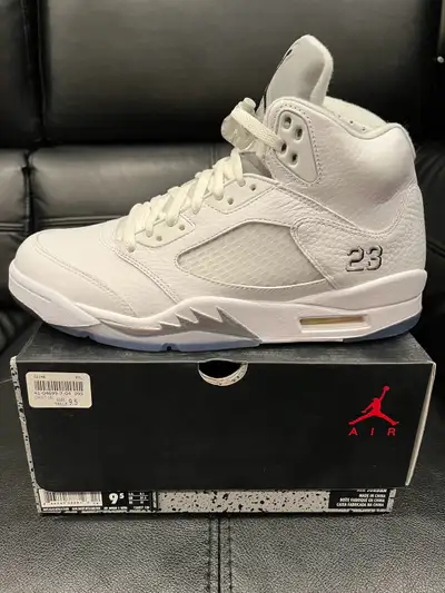 Air Jordan 5 Retro • White Metallic • size 9.5, View more