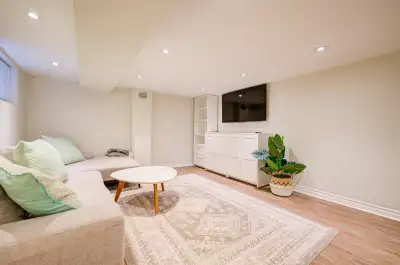 Spacious and Charming Furnished House in Leslieville