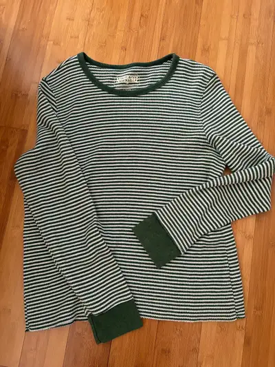 American eagle woman’s top, size x large! Excellent condition, smoke free home! $15!