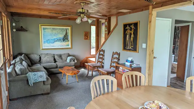 LAKEFRONT COTTAGE on Rodick Lake, Private in Quebec in Canada - Image 13