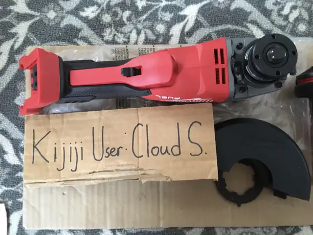 Milwaukee M18 4-1/2” Grinder☘️☘️(TOOL ONLY)☘️☘️ in Power Tools in Markham / York Region - Image 6