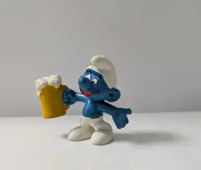 Smurf Holding Beer Vintage PVC Peyo Schleich Bully West Germany