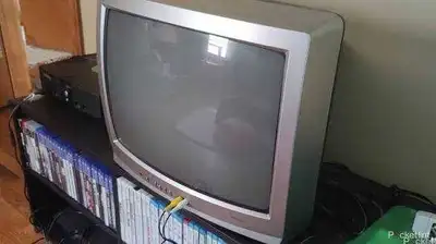Looking for a working CRT TV preferably with the red yellow and white inputs will be willing to pay...