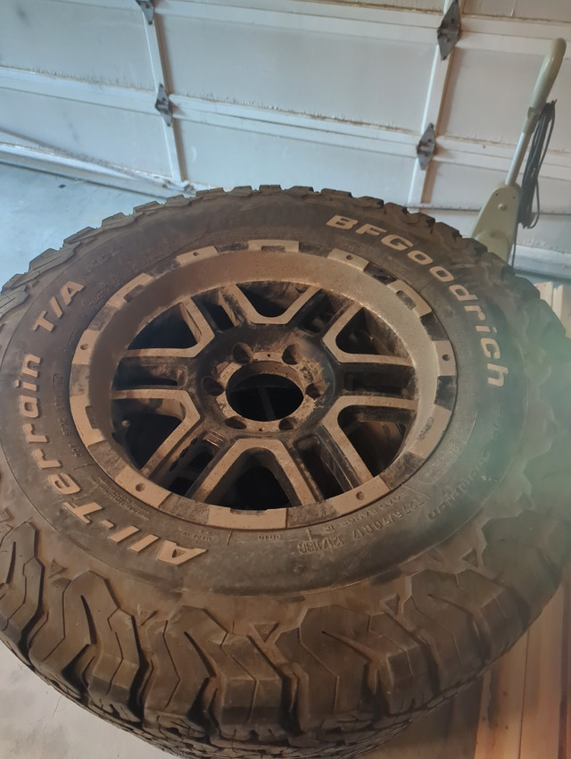 275 70 17 GMC CHEVY 6x139 tires + rims in Tires & Rims in Edmonton