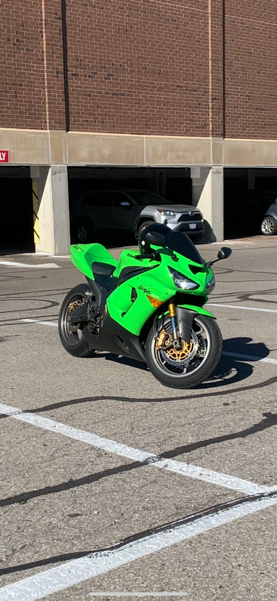 zx6r 636cc Need sold ASAP Can deliver if bought before Nov 14 New pirelli rossos - less than 1k km o...