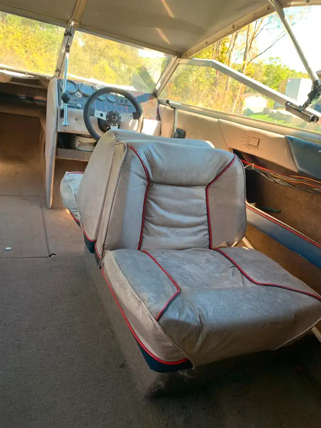 1984 Bayliner Capri Bowrider in Powerboats & Motorboats in Markham / York Region - Image 5