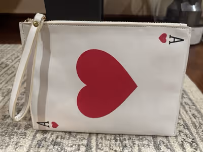 Sac à main As de coeur poker faux cuir, 9.5 x 7 pouces.