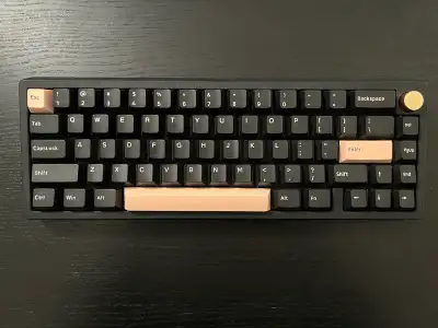 Zoom65 Custom mechanical keyboard. Come with all it’s accessories and kit. Connects via USB-C and wo...