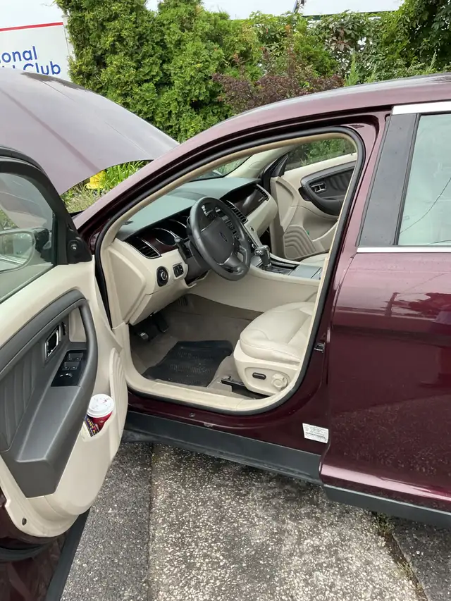 2011. Ford. Taurus.   Certified545693729638983686