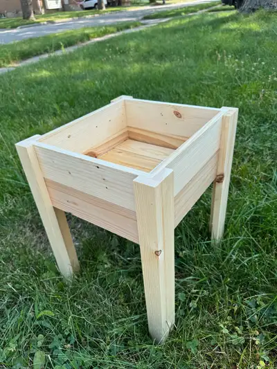Planter box, View more