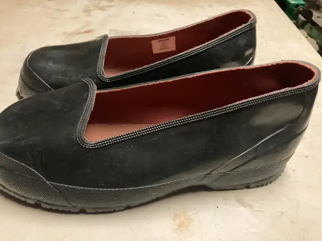 ACTON COUVRE BOTTE DE TRAVAIL 10 in Men's Shoes in Laurentides - Image 2