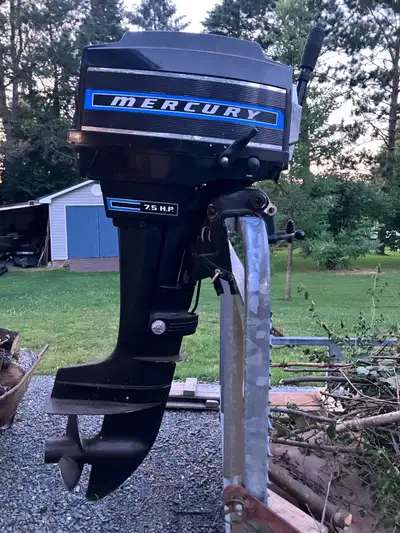 Mercury 7.5hp 2stroke. Has not been in the water for many years. It ran fine the last time I used it...