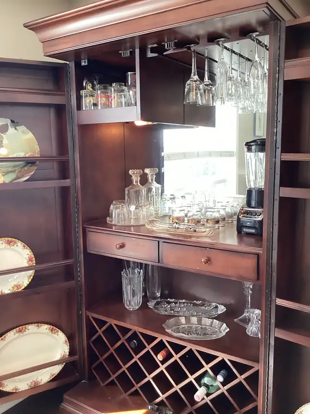 HB Home Ashton Bar Cabinet in Hutches & Display Cabinets in City of Toronto - Image 3